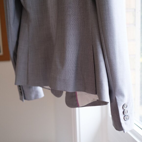 Banana Republic blazer - tailored, flattering, excellent condition - Picture 10 of 16